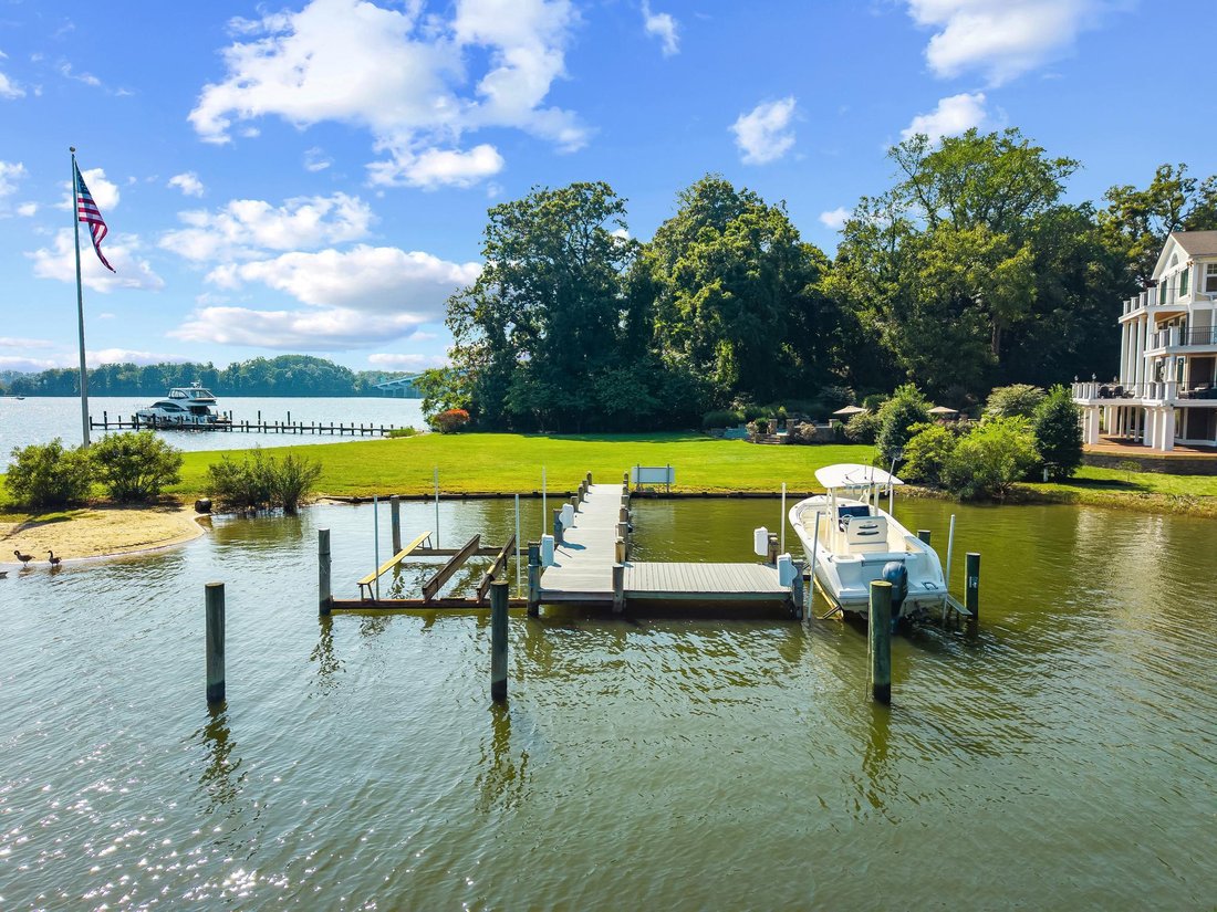 Annapolis, Maryland, United States 4 - 16255066