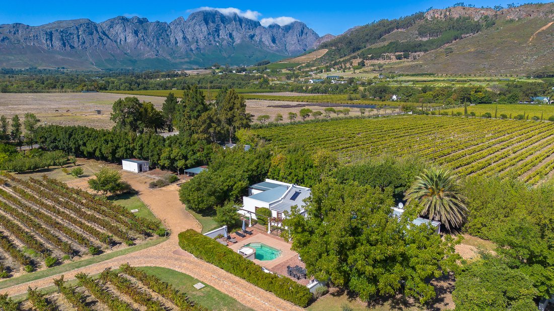 House in Franschhoek, Western Cape, South Africa 2 - 16255008