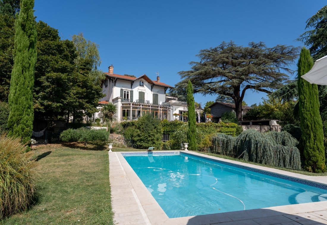 Estate in Montessuy, Caluire-et-Cuire, France 1 - 16256696