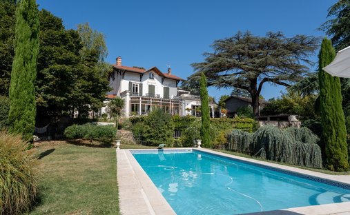 Estate in Montessuy, Caluire-et-Cuire, France 1