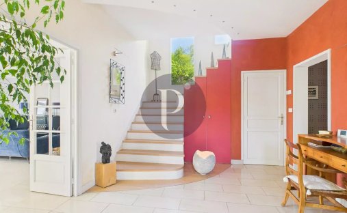 House in Bois de Verrieres-Vaupereux, Verrières-le-Buisson, France 1