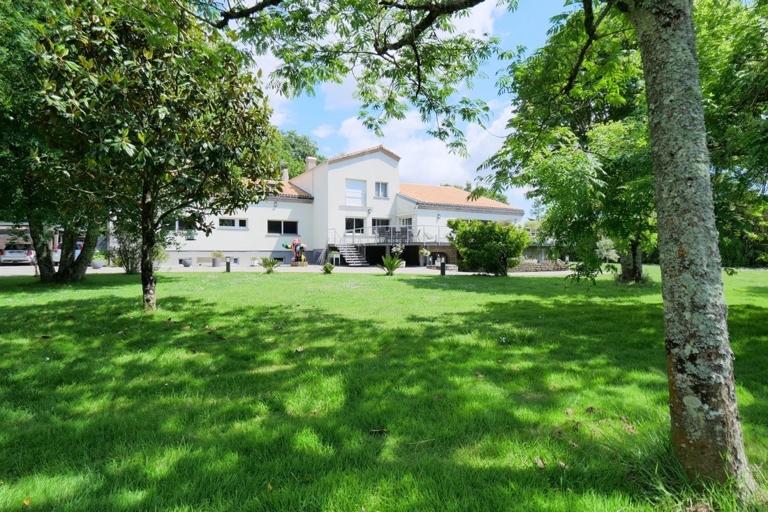 Villa in Centre, Breuillet, France 1 - 16255628