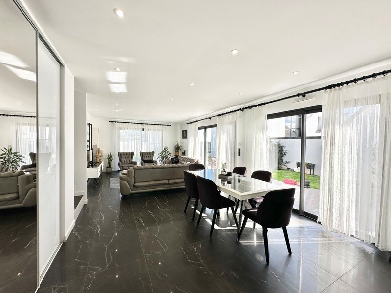 House in Centre Peri, Saint-Ave, France 2 - 16258076