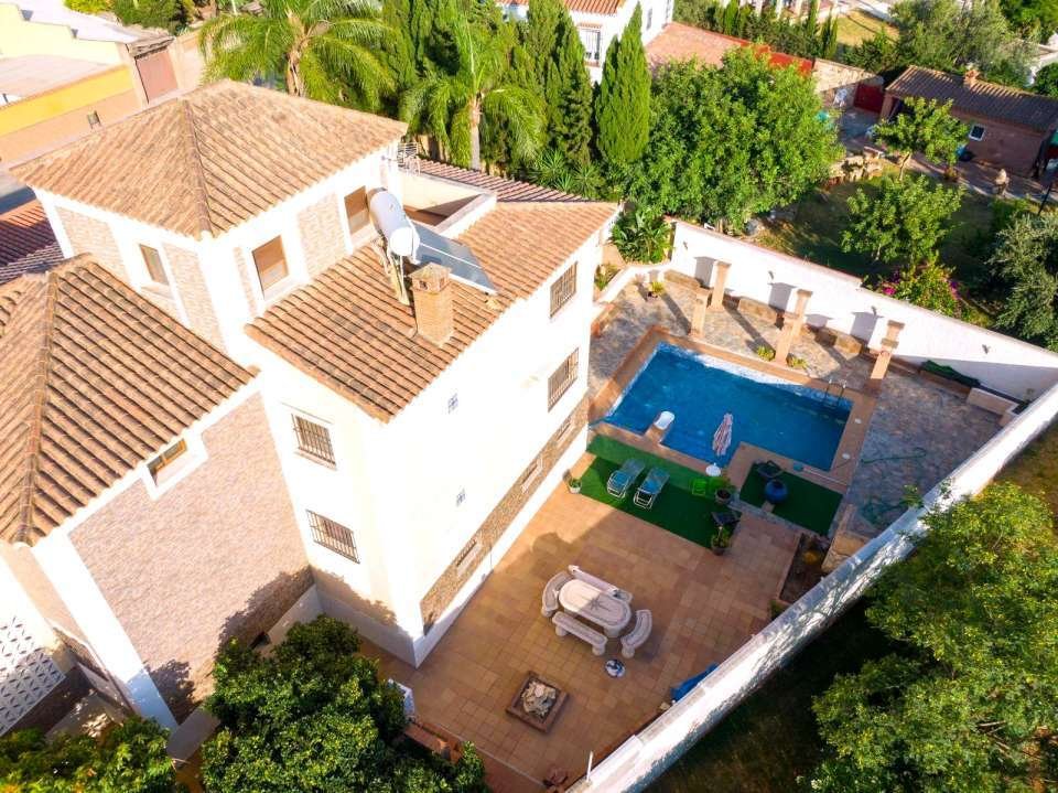 Villa in La Linea de la Concepcion, Andalusia, Spain 3 - 15963942