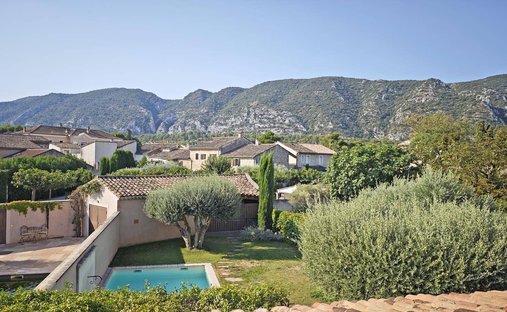 House in Maubec, Provence-Alpes-Côte d'Azur, France 1