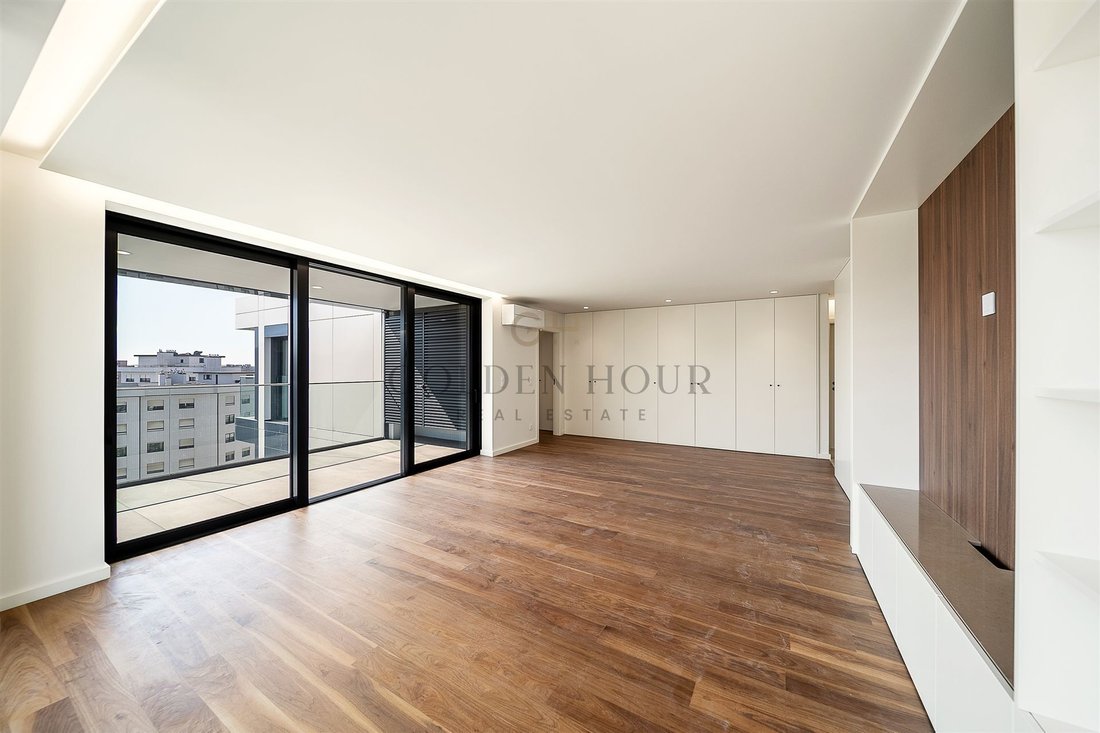 Apartment in Mafamude e Vilar do Paraiso, Porto District, Portugal 5 - 15798459