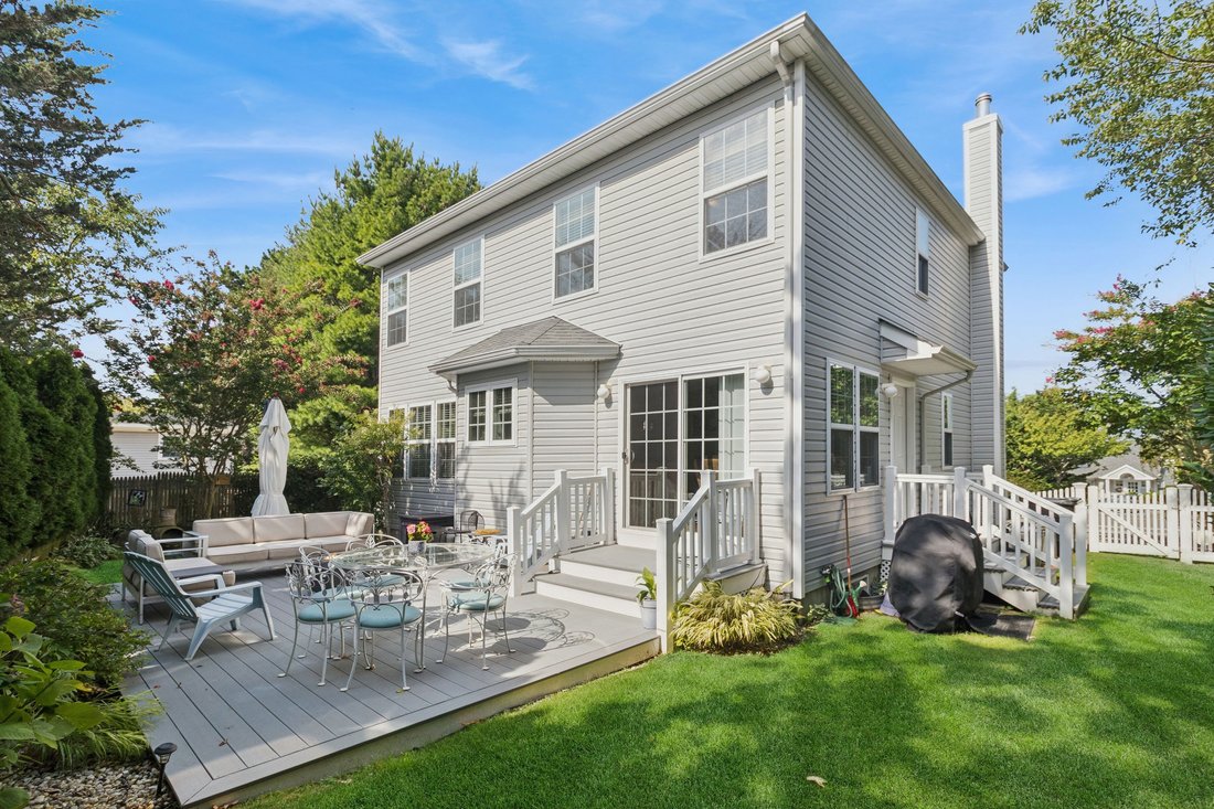 Hampton Bays, New York, United States 4 - 16258522