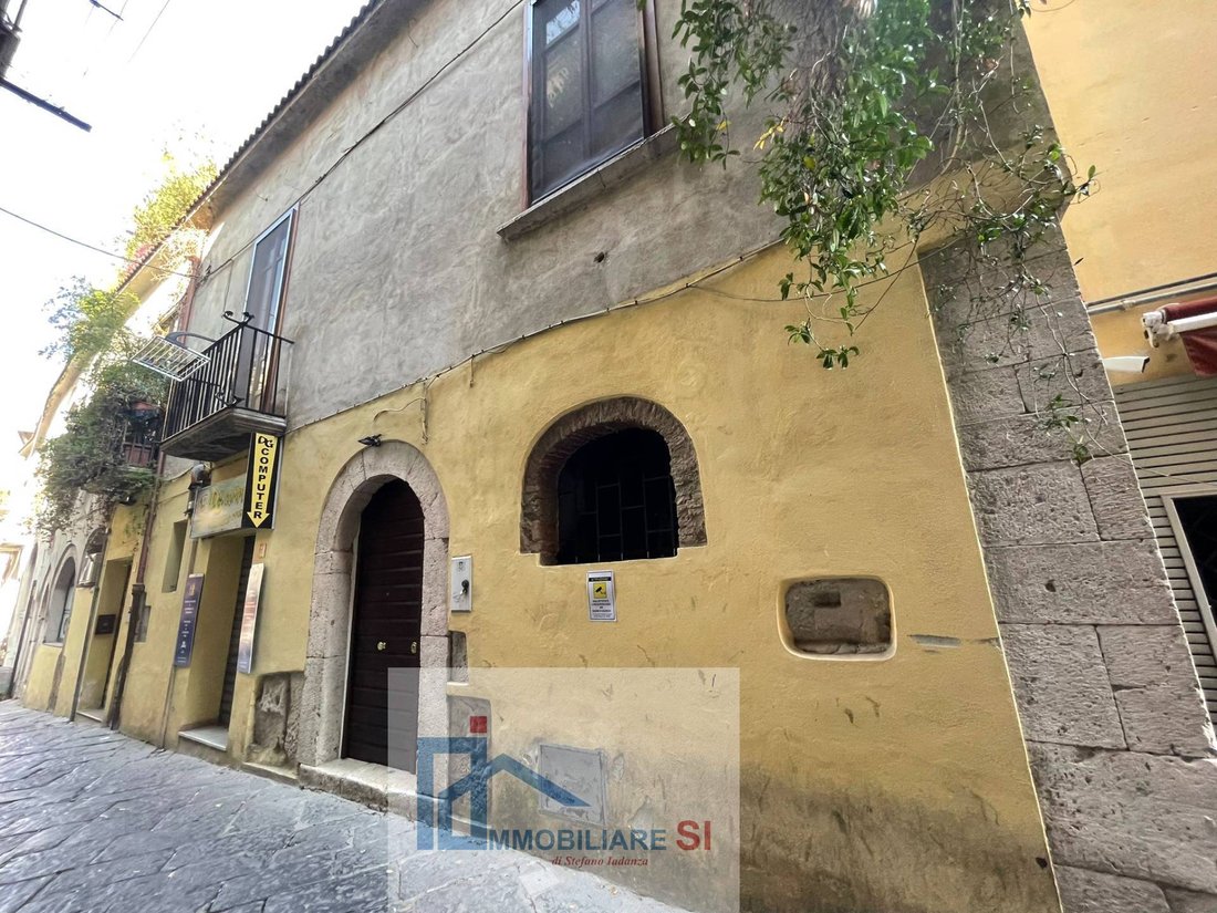 Apartment in Historic Center, Benevento, Campania 4 - 16258713