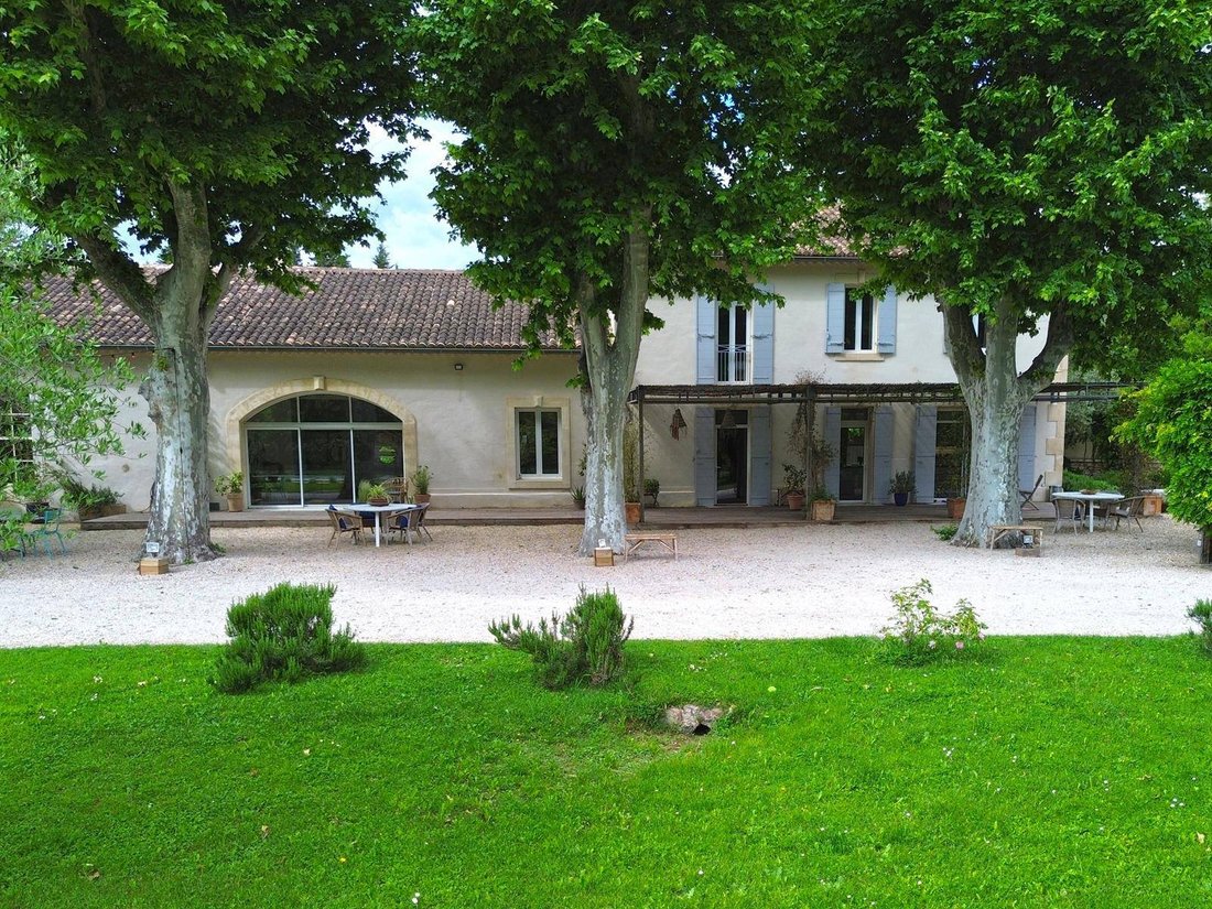 Estate in Saint-Rémy-de-Provence, Provence-Alpes-Côte d'Azur, France 2 - 16256508