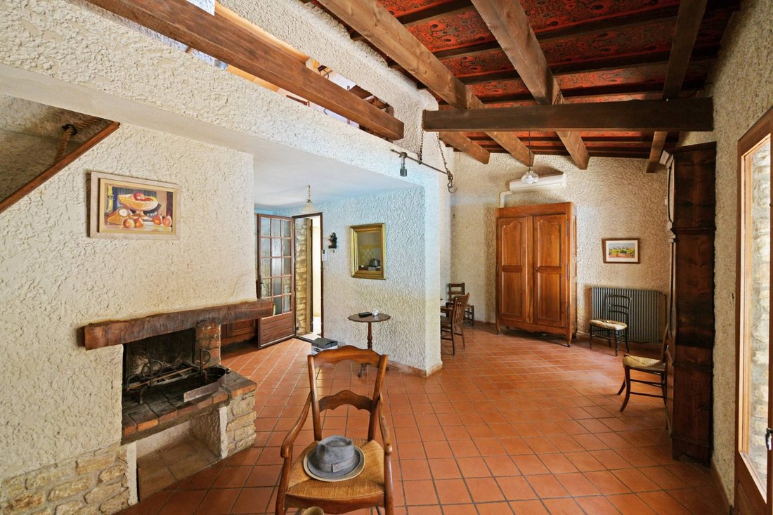 House in Gordes, Provence-Alpes-Côte d'Azur, France 3 - 16256678