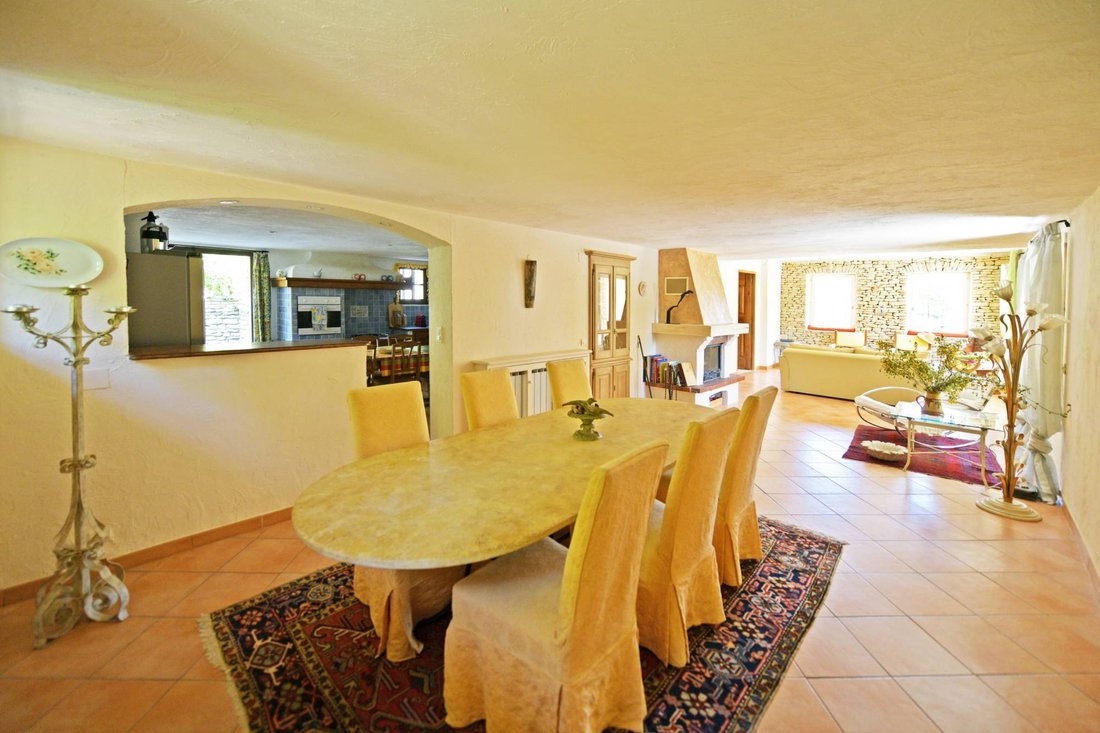 House in Gordes, Provence-Alpes-Côte d'Azur, France 5 - 16256483