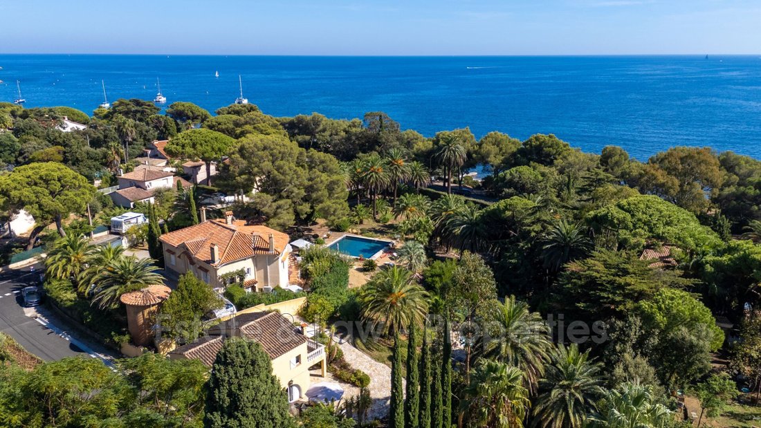 Villa in Ville-Les Saquedes-Le Bouillonnet, Sainte-Maxime, France 1 - 16253412