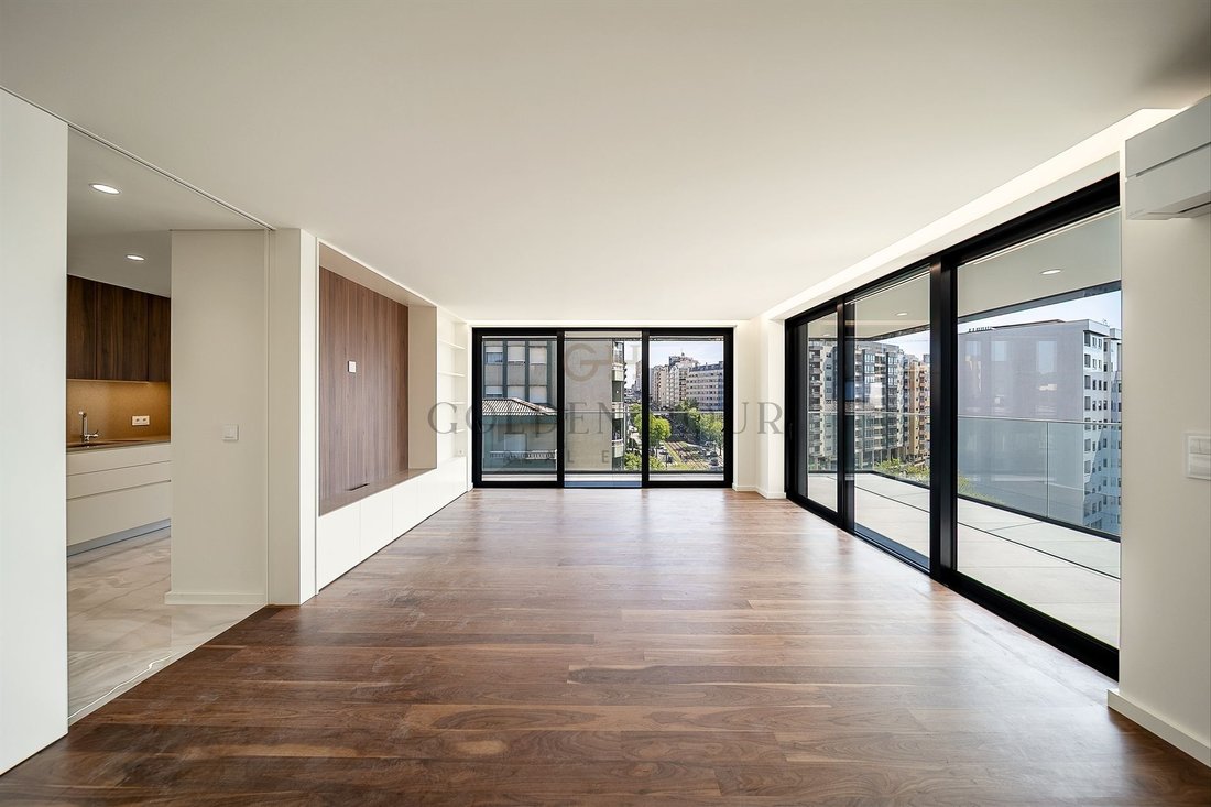 Apartment in Mafamude e Vilar do Paraiso, Porto District, Portugal 2 - 15798548