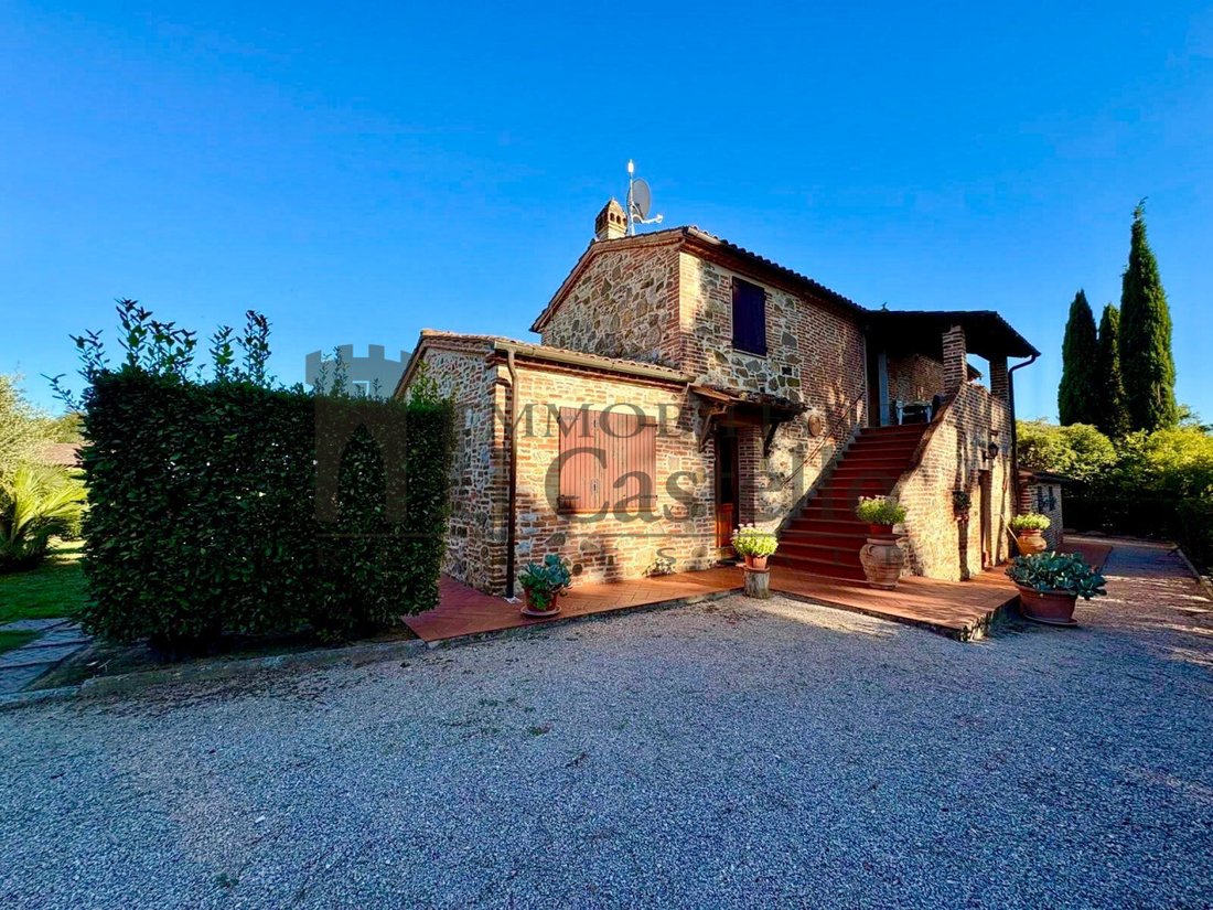 House in Castiglione del Lago, Umbria, Italy 3 - 15414986
