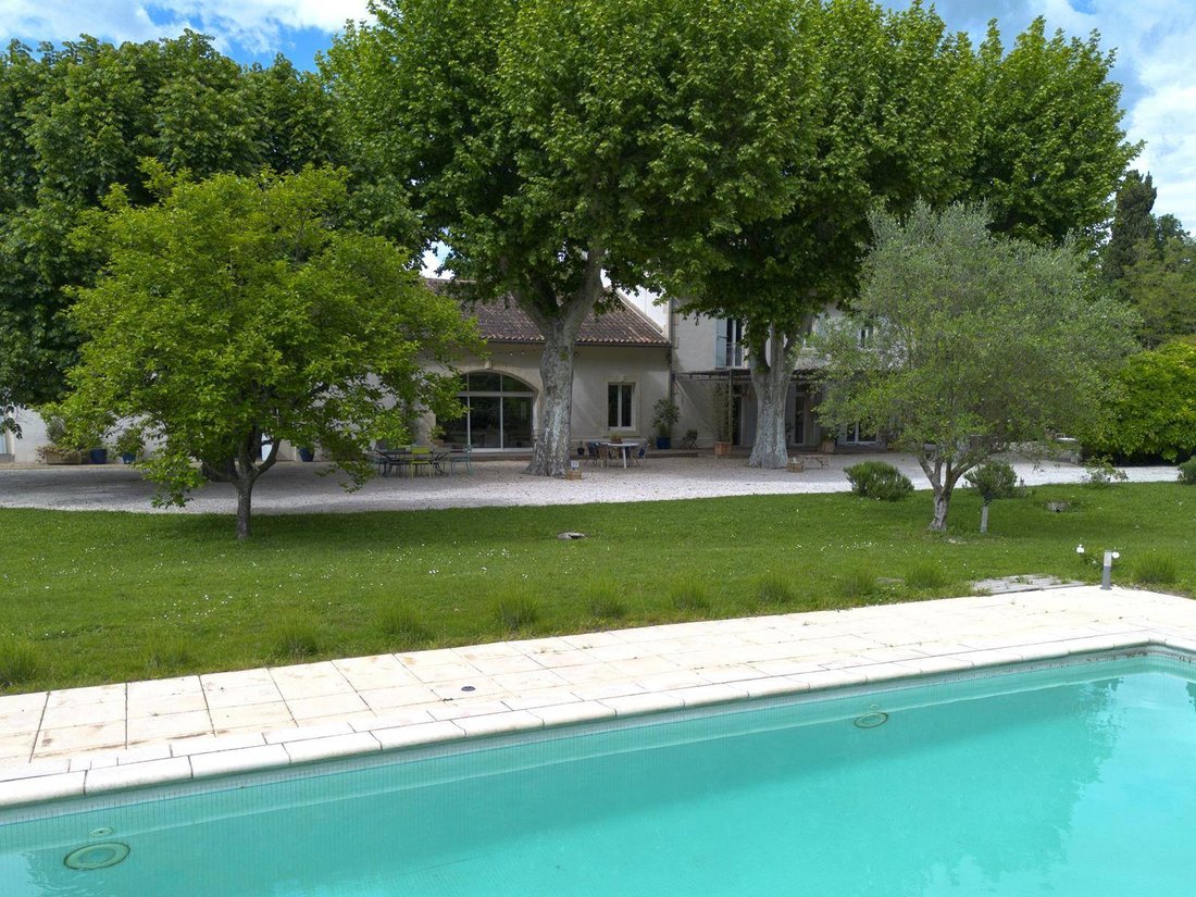 Estate in Saint-Rémy-de-Provence, Provence-Alpes-Côte d'Azur, France 1 - 16256508