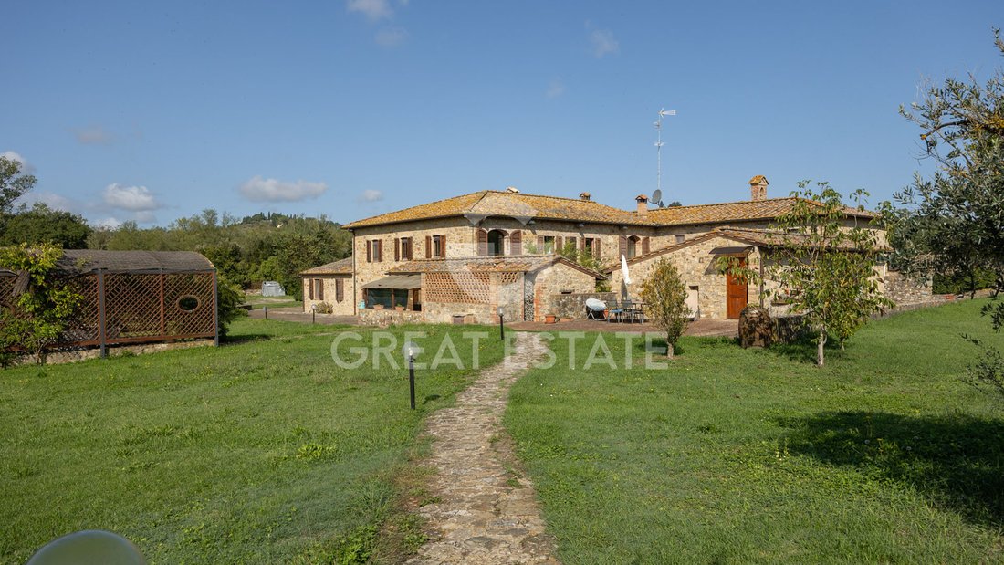 Estate in Castelnuovo Berardenga, Tuscany, Italy 3 - 16257997