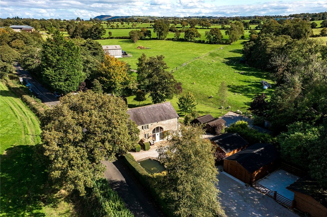 House in Goosnargh, England 2 - 16258218