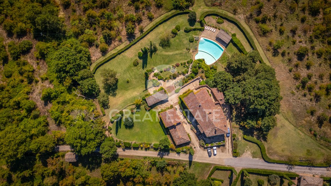 Estate in Chiusdino, Tuscany, Italy 4 - 16095632