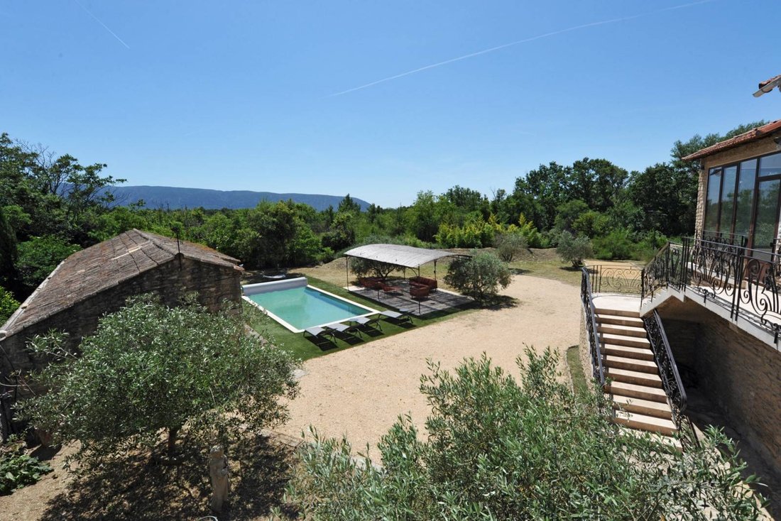 House in Gordes, Provence-Alpes-Côte d'Azur, France 2 - 16256657
