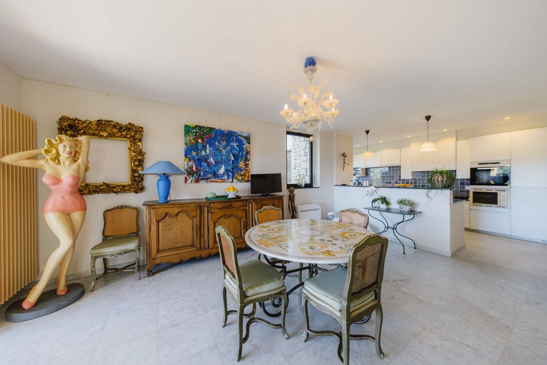 House in Gordes, Provence-Alpes-Côte d'Azur, France 4 - 16255754