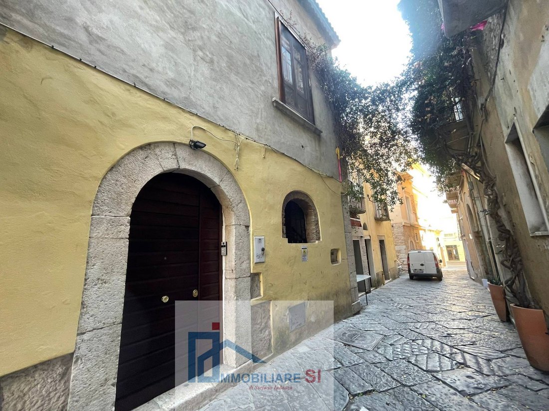 Apartment in Historic Center, Benevento, Campania 2 - 16258713