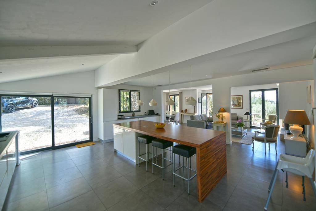 House in Gordes, Provence-Alpes-Côte d'Azur, France 3 - 16256418