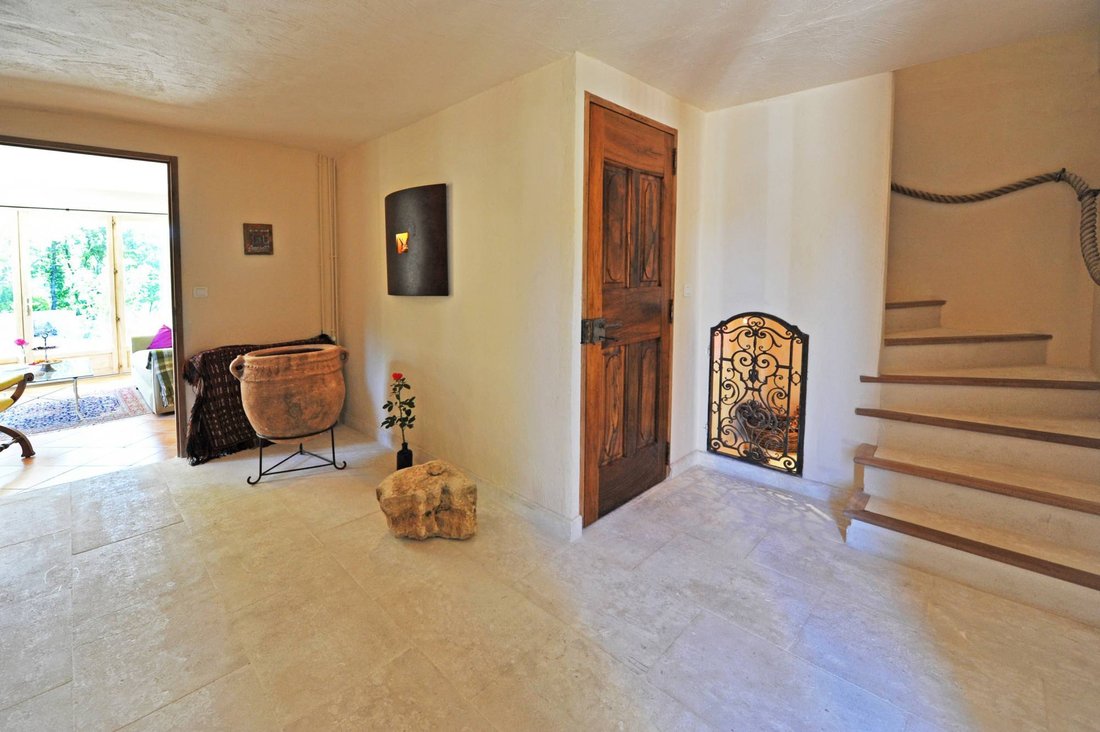 House in Gordes, Provence-Alpes-Côte d'Azur, France 2 - 16256483