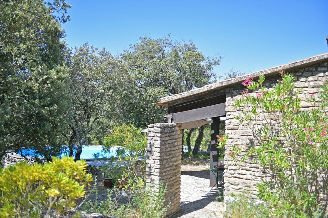 House in Gordes, Provence-Alpes-Côte d'Azur, France 2 - 16256678