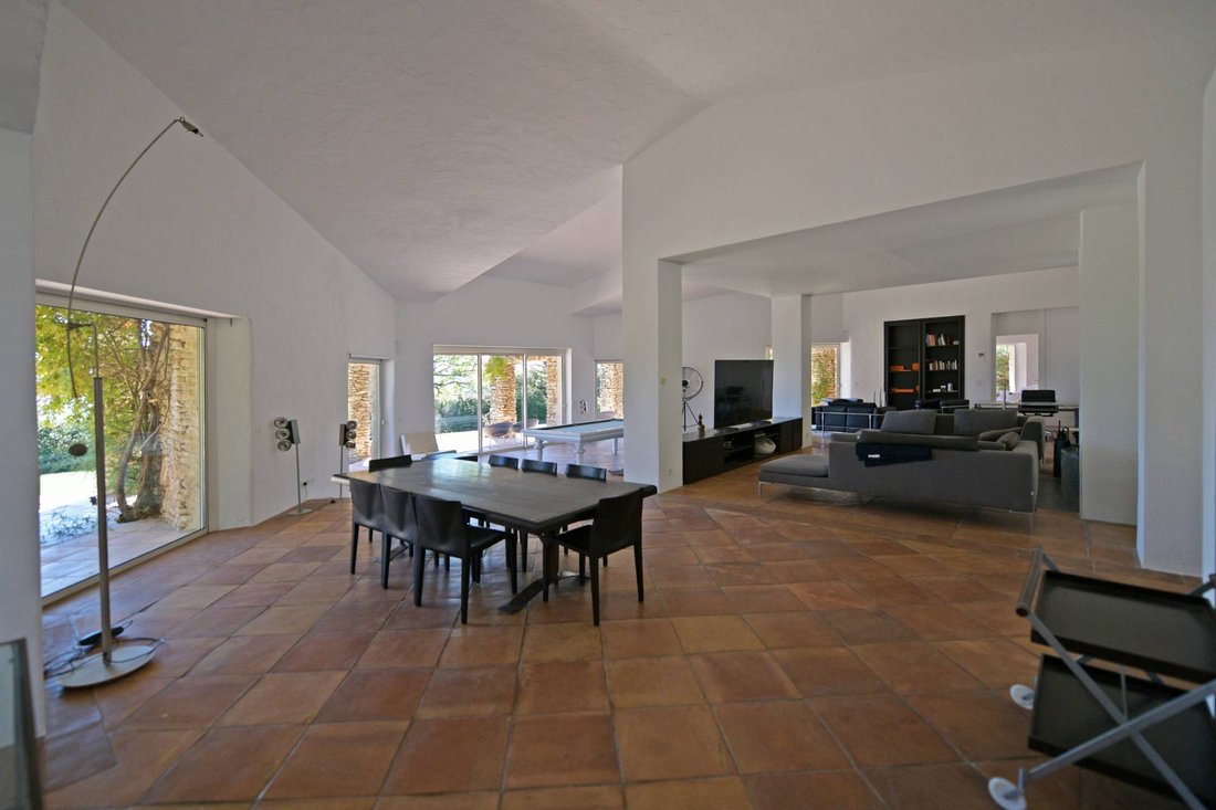 Estate in Gordes, Provence-Alpes-Côte d'Azur, France 4 - 16256619