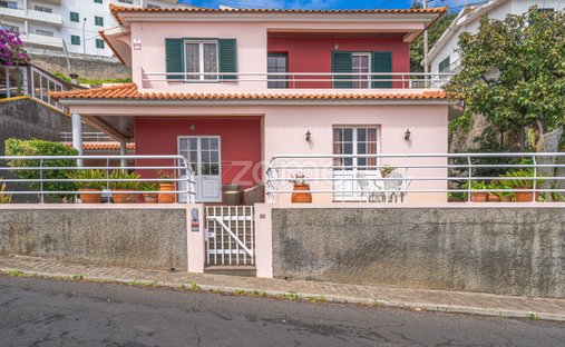 House in Santa Cruz, Madeira, Portugal 1