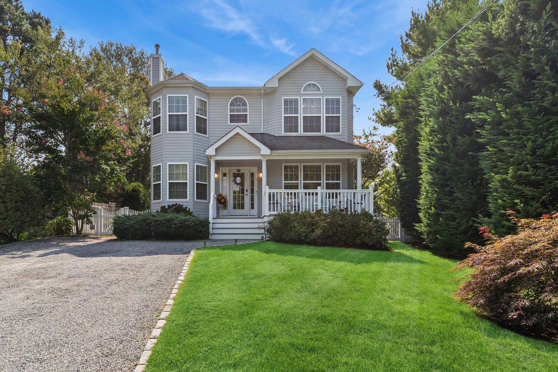 Hampton Bays, New York, United States 2 - 16258522