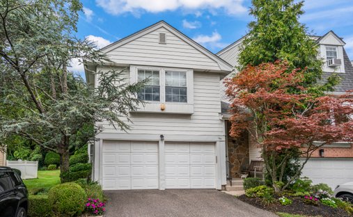 Condo in Syosset, New York, United States 1
