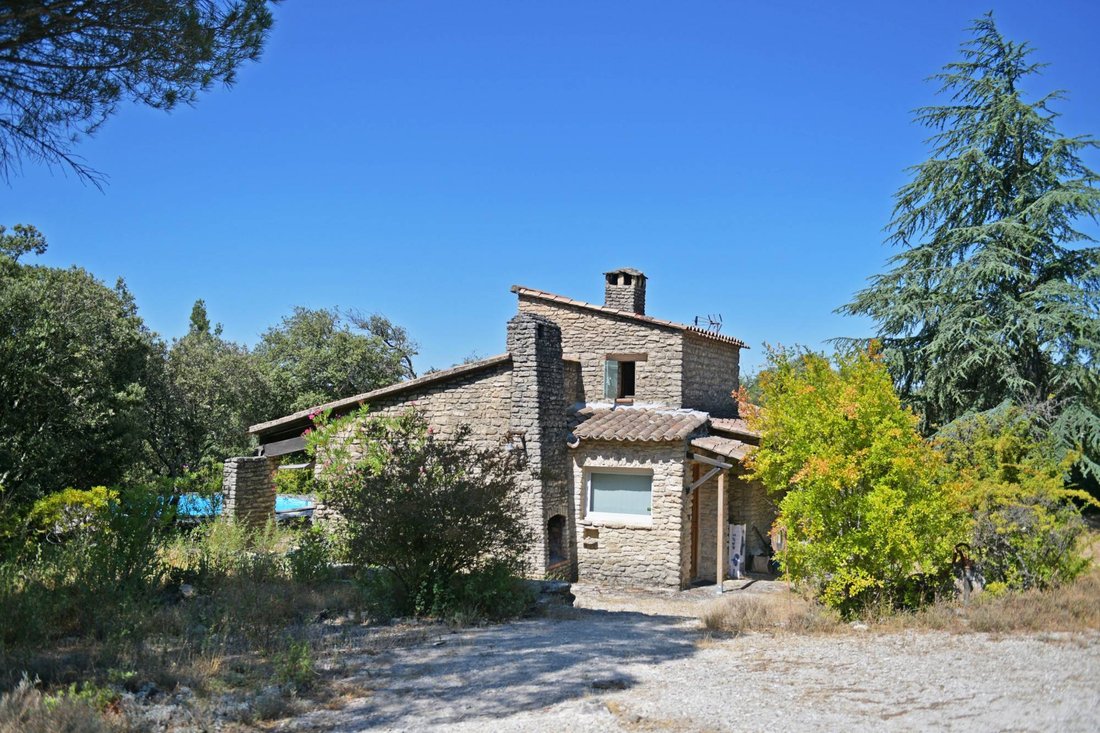 House in Gordes, Provence-Alpes-Côte d'Azur, France 1 - 16256678