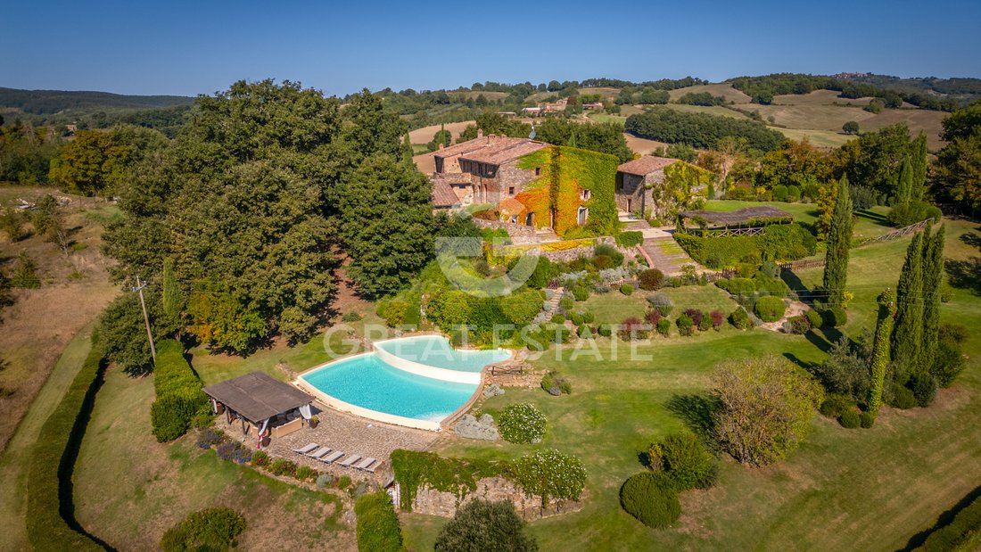 Estate in Chiusdino, Tuscany, Italy 1 - 16095632