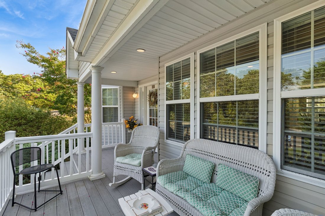Hampton Bays, New York, United States 3 - 16258522