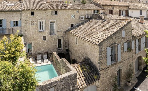 Apartment in Nevons-route d'Apt, L'Isle-sur-la-Sorgue, France 1