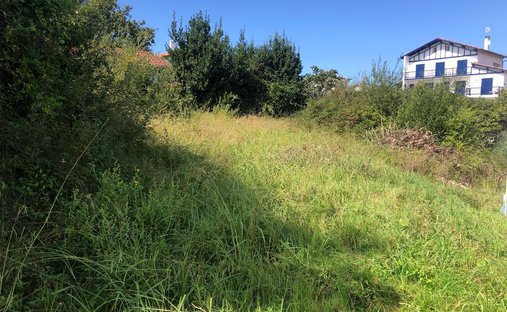 Land in Guéthary, Nouvelle-Aquitaine, France 1