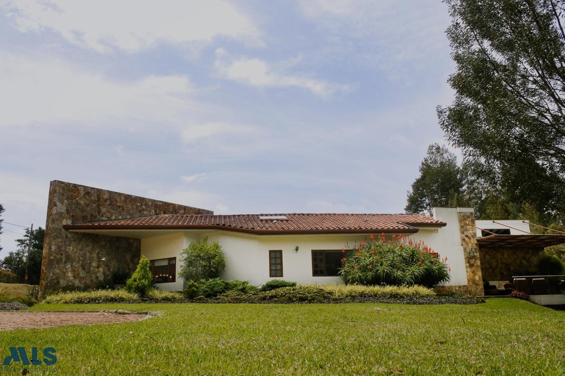 House in Envigado, Antioquia, Colombia 2 - 16260414