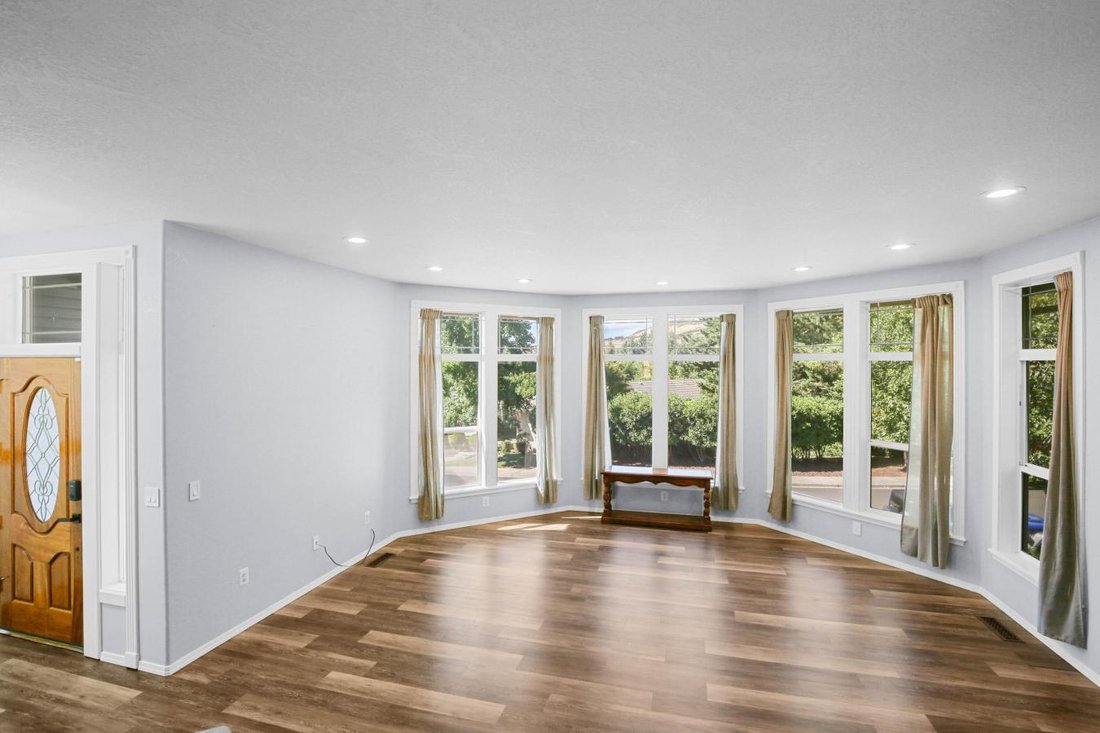 House in Medford, Oregon, United States 3 - 16260452