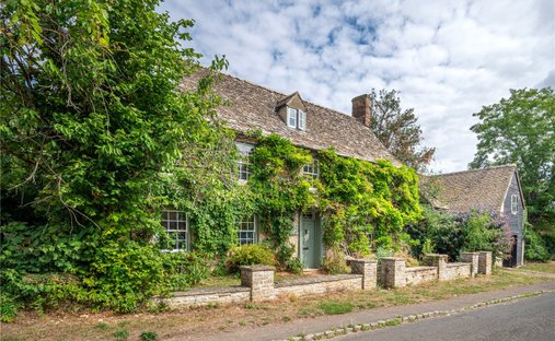 Luxury houses for sale in Finstock, England, United Kingdom | JamesEdition