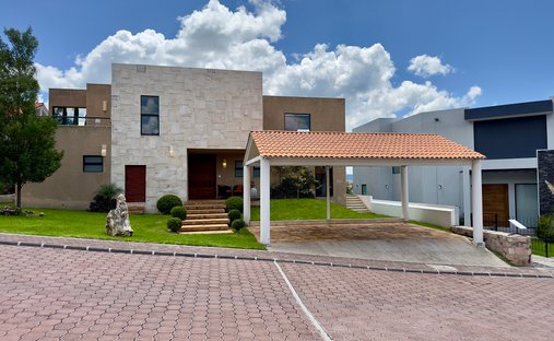 House in Presita Guadalupe, Guanajuato, Mexico 1