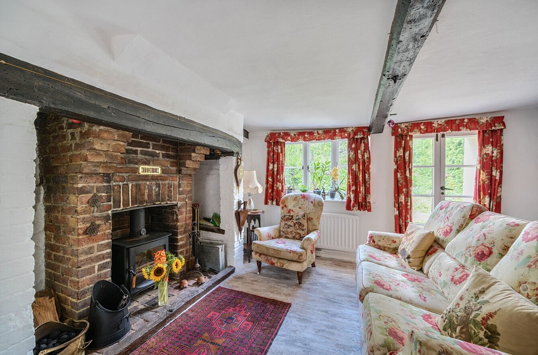 House in East Grinstead, England 3 - 16262187