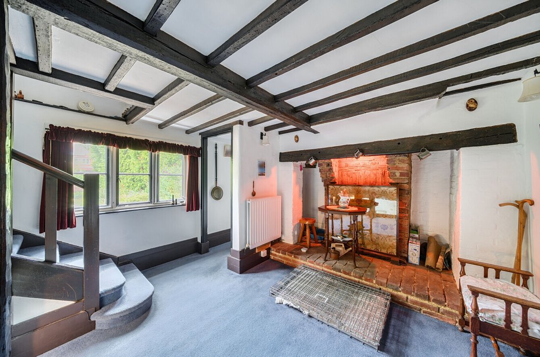 House in East Grinstead, England 2 - 16262187