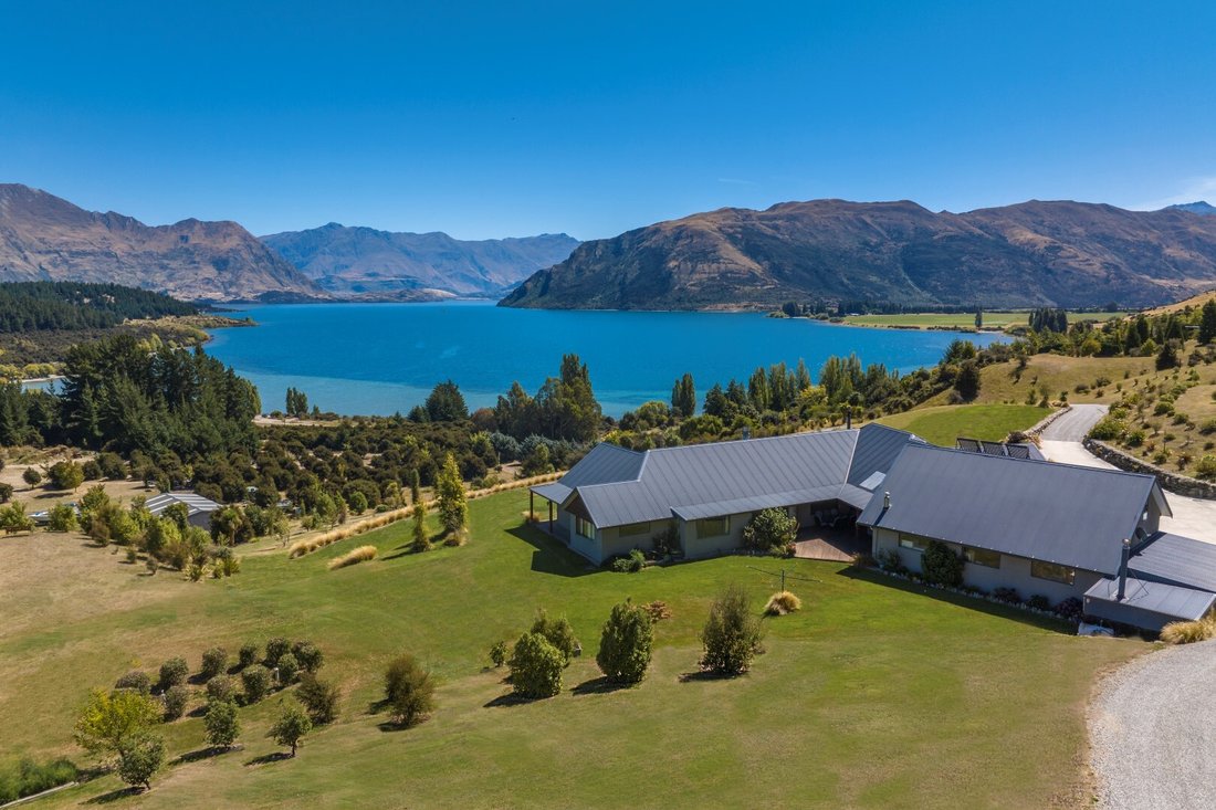 House in Albert Town, Otago, New Zealand 2 - 16270111