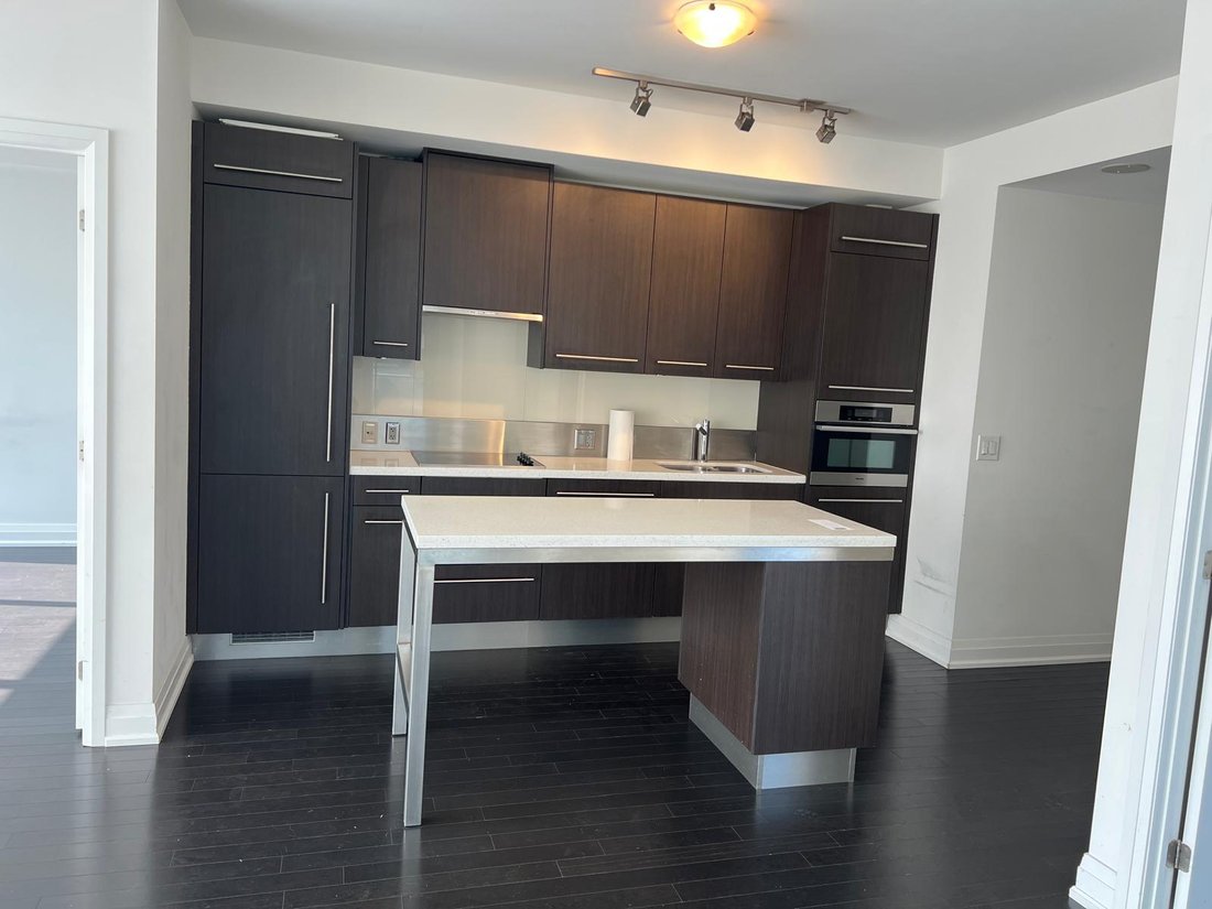 Condo in Toronto, Ontario, Canada 2 - 16268128
