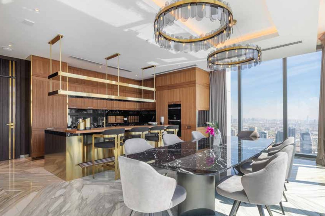 Stunning Private Penthouse With Full Kitchen image