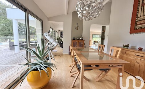 House in Loupes, Nouvelle-Aquitaine, France 1