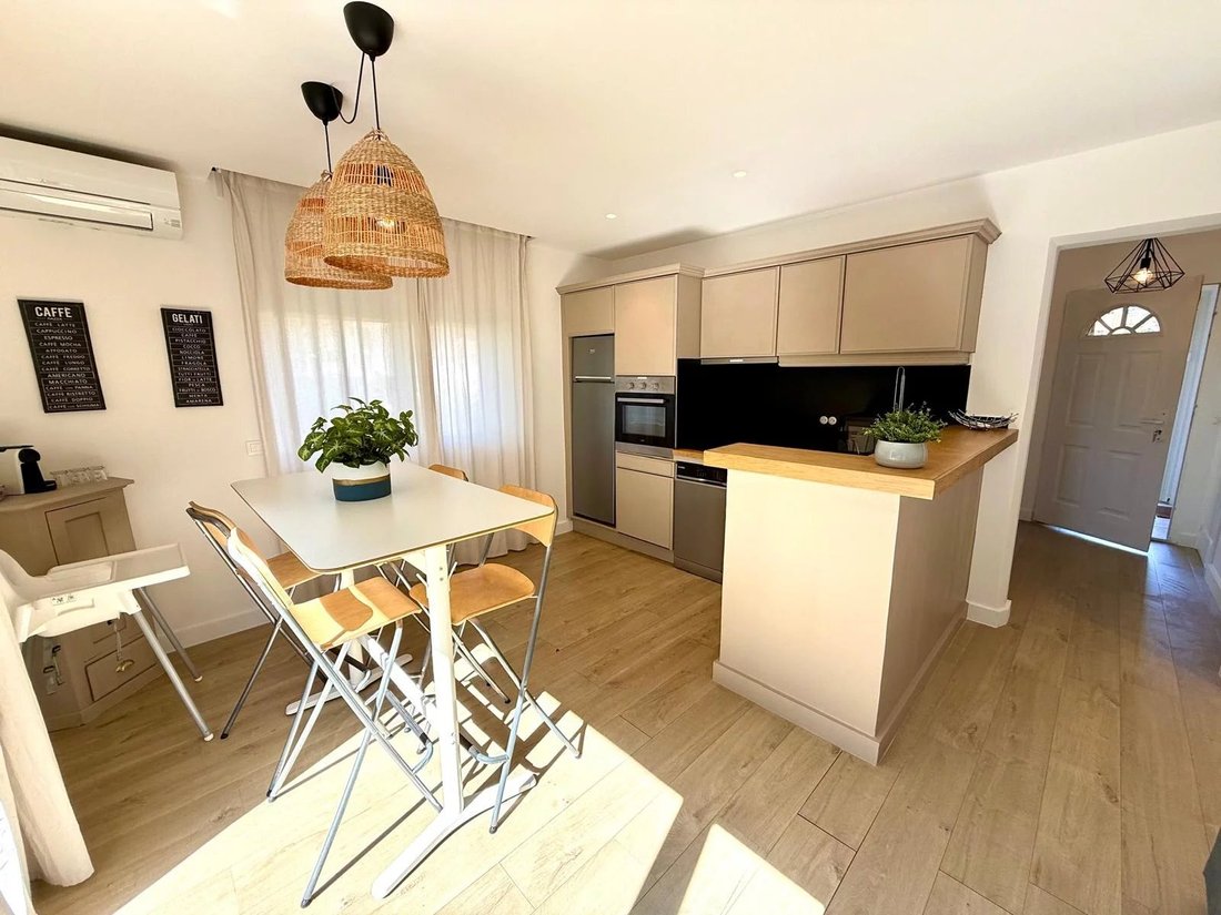 Apartment in Ville-Les Saquedes-Le Bouillonnet, Sainte-Maxime, France 2 - 14086054