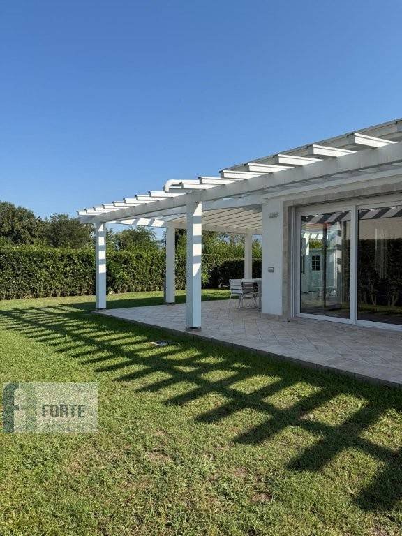 Villa in Ronchi, Massa, Italy 3 - 16269482