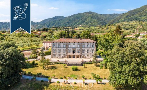 Villa in Capannori, Tuscany, Italy 1